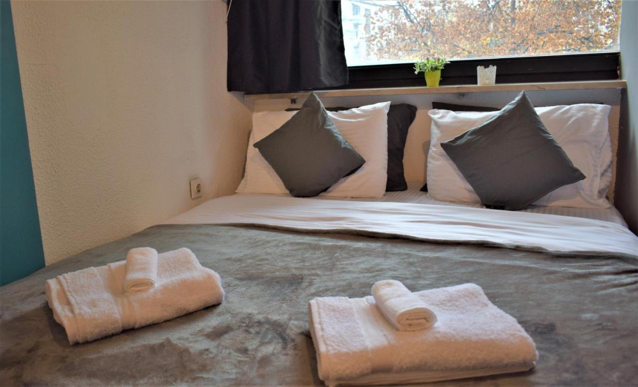 M - Square Private Rooms Skopje Exterior photo