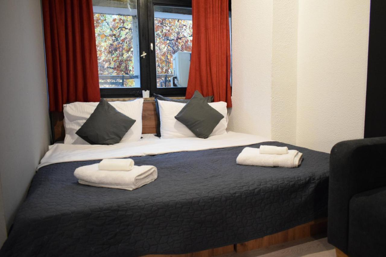 M - Square Private Rooms Skopje Exterior photo