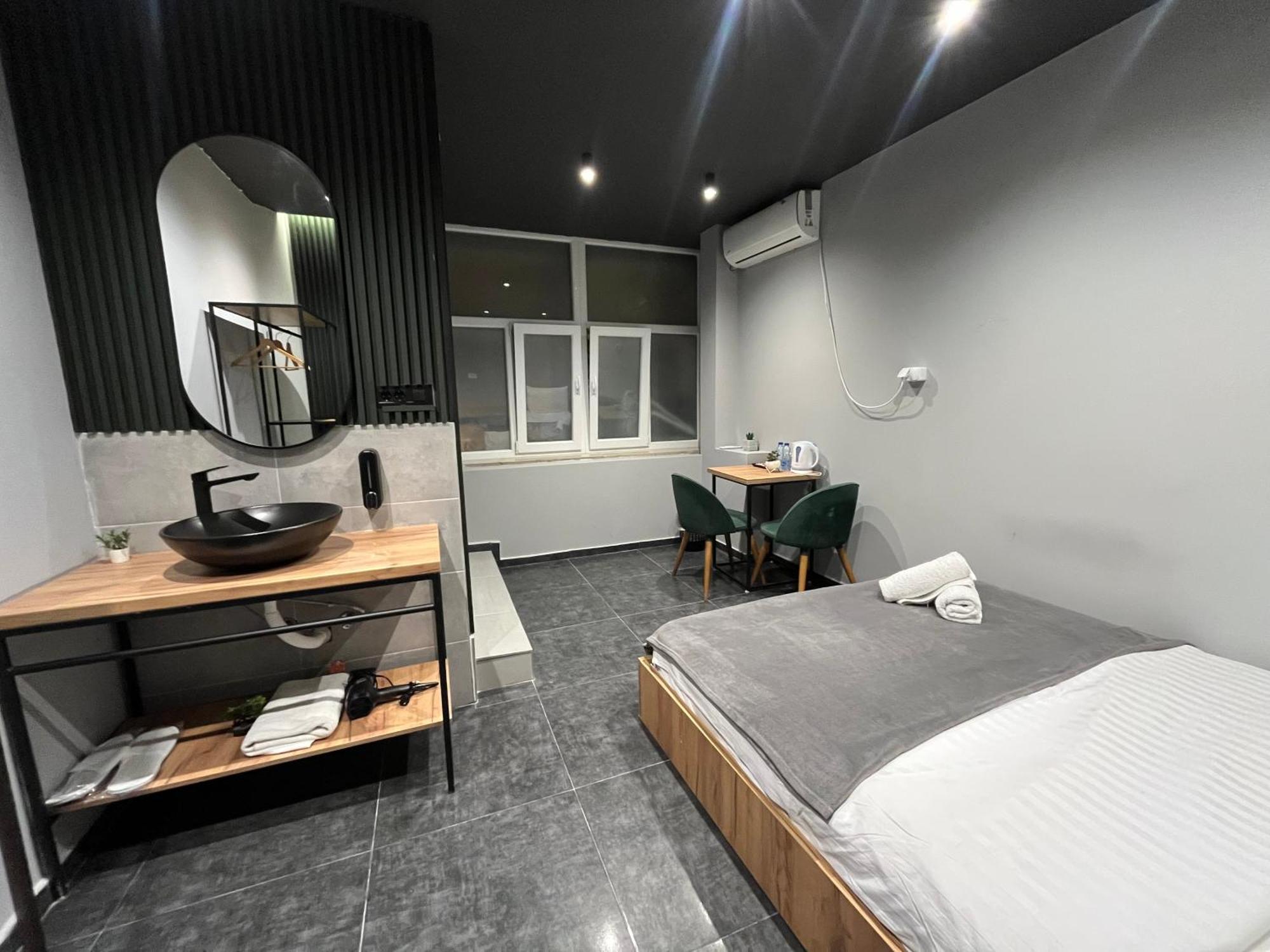 M - Square Private Rooms Skopje Room photo